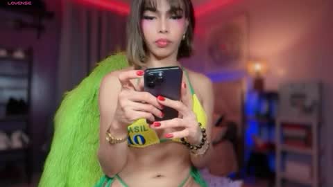 Snapshot of amethyst_ts chatting on February 12, 7:31 pm AMETHYST look at my BIO online show from February 12, 7:31 pm