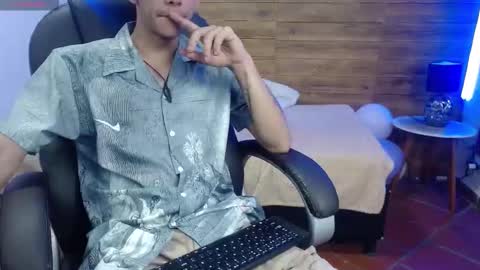 Snapshot of amethystshadow chatting on October 14, 3:35 pm amethystshadow online show from October 14, 3:35 pm
