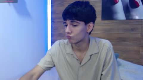 Snapshot of amethystshadow chatting on October 18, 1:01 pm amethystshadow online show from October 18, 1:01 pm