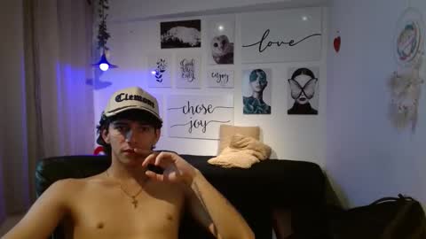 Snapshot of amethystshadow chatting on February 27, 7:47 pm amethystshadow online show from February 27, 7:47 pm