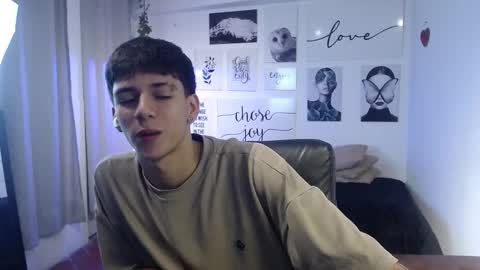 Snapshot of amethystshadow chatting on March 21, 9:18 pm amethystshadow online show from March 21, 9:18 pm