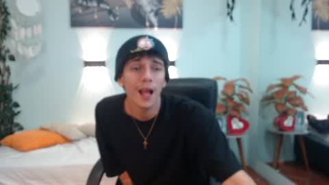 Snapshot of amethystshadow chatting on April 4, 3:53 pm amethystshadow online show from April 4, 3:53 pm