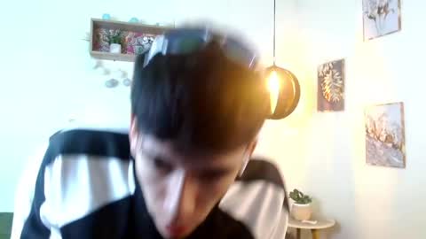 Snapshot of amethystshadow chatting on April 27, 8:29 pm amethystshadow online show from April 27, 8:29 pm