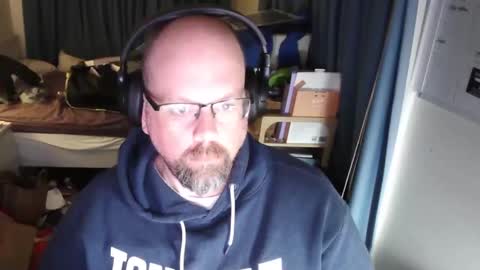 Snapshot of amf_1982 chatting on October 23, 12:15 pm Andy online show from October 23, 12:15 pm