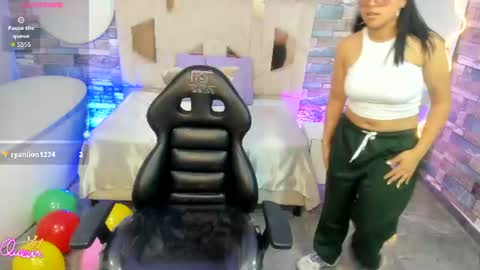 amhira_tay online show from July 15, 7:30 pm