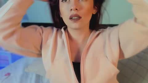 Snapshot of ami_berner chatting on November 28, 2:31 pm ami_berner online show from November 28, 2:31 pm