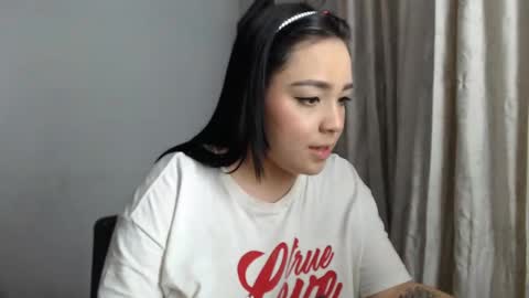 ami_rosee online show from December 2, 7:03 am