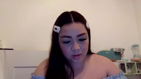 ami_rosee online show from February 4, 5:46 am