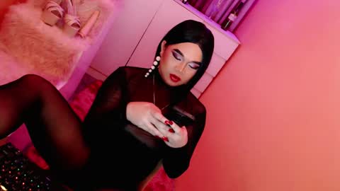Queen Mireska online show from January 15, 2:24 pm