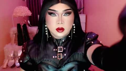 Snapshot of amiadoll chatting on September 20, 10:49 am Queen Mireska online show from September 20, 10:49 am