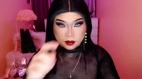 Snapshot of amiadoll chatting on September 21, 11:45 am Queen Mireska online show from September 21, 11:45 am