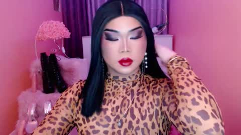 Snapshot of amiadoll chatting on September 24, 1:25 pm Queen Mireska online show from September 24, 1:25 pm