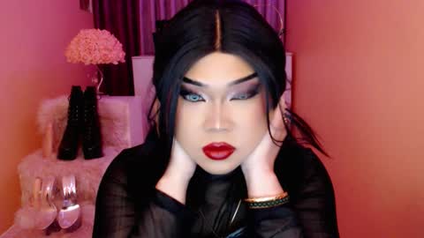 Snapshot of amiadoll chatting on September 27, 1:49 pm Queen Mireska online show from September 27, 1:49 pm