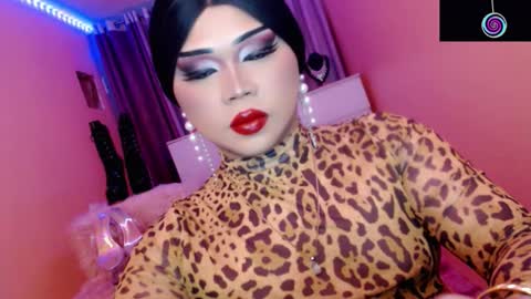 Snapshot of amiadoll chatting on February 13, 3:41 pm Queen Mireska online show from February 13, 3:41 pm