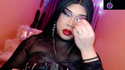 Snapshot of amiadoll chatting on February 14, 4:26 pm Queen Mireska online show from February 14, 4:26 pm