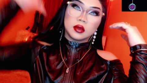 Snapshot of amiadoll chatting on February 27, 6:30 pm Queen Mireska online show from February 27, 6:30 pm