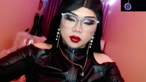 Snapshot of amiadoll chatting on March 2, 5:42 pm Queen Mireska online show from March 2, 5:42 pm