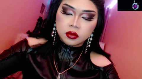 Snapshot of amiadoll chatting on March 6, 4:25 pm Queen Mireska online show from March 6, 4:25 pm