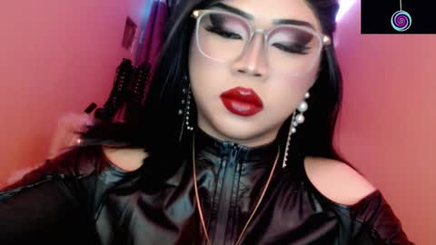 Snapshot of amiadoll chatting on March 9, 4:55 pm Queen Mireska online show from March 9, 4:55 pm