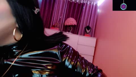 Snapshot of amiadoll chatting on March 17, 5:16 pm Queen Mireska online show from March 17, 5:16 pm