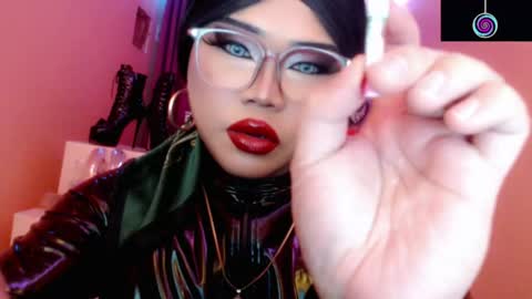 Snapshot of amiadoll chatting on March 20, 6:13 pm Queen Mireska online show from March 20, 6:13 pm