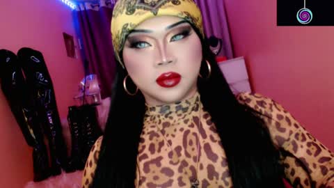 Snapshot of amiadoll chatting on March 27, 5:56 pm Queen Mireska online show from March 27, 5:56 pm