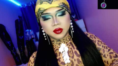 Snapshot of amiadoll chatting on March 30, 5:25 pm Queen Mireska online show from March 30, 5:25 pm