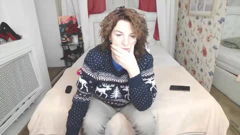 Snapshot of amihotgranny chatting on February 13, 6:53 am Ami online show from February 13, 6:53 am