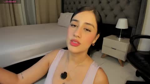 Snapshot of amiirra_ chatting on June 4, 4:29 am Amira sweet online show from June 4, 4:29 am