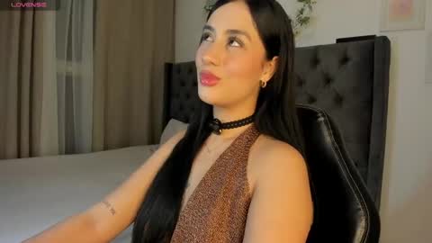 Snapshot of amiirra_ chatting on June 7, 2:37 am Amira sweet online show from June 7, 2:37 am