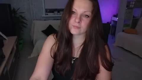 Mila online show from November 7, 9:15 pm