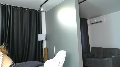 A online show from October 28, 7:56 am