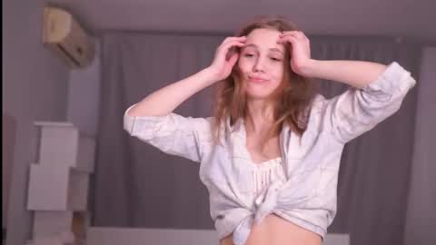 Snapshot of amillygil chatting on December 3, 6:39 pm Emily online show from December 3, 6:39 pm