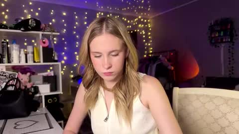 Amily online show from March 15, 2:45 pm