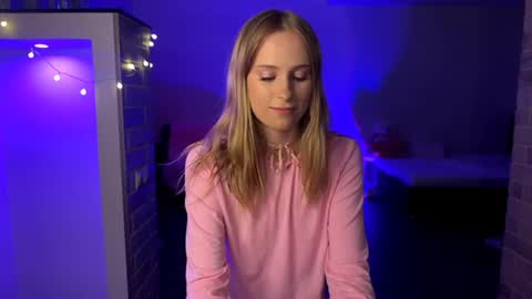Amily online show from June 22, 3:42 pm