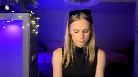 Amily online show from July 25, 6:27 pm