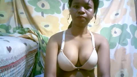 aminah01 online show from November 18, 12:27 am