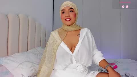 AMIRA ZAHRA online show from February 2, 10:03 am