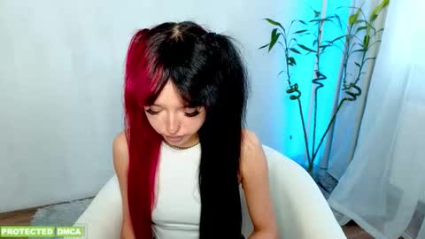    online show from March 7, 12:02 pm