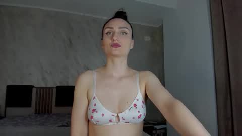 AmiraAnne online show from April 19, 5:45 pm
