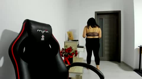 Amiraisa online show from February 3, 1:52 am