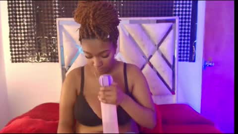 Amira online show from March 25, 6:36 pm