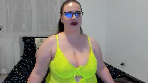Snapshot of amiravyxen chatting on February 28, 6:42 pm Amira Vyxen online show from February 28, 6:42 pm