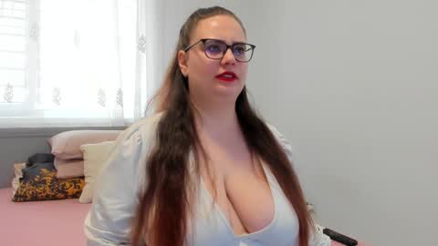 Snapshot of amiravyxen chatting on March 12, 8:09 am Amira Vyxen online show from March 12, 8:09 am