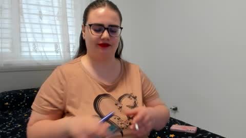 Snapshot of amiravyxen chatting on March 31, 5:08 am Amira Vyxen online show from March 31, 5:08 am