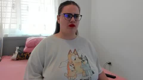 Snapshot of amiravyxen chatting on April 18, 7:12 am Amira Vyxen online show from April 18, 7:12 am