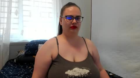 Snapshot of amiravyxen chatting on April 21, 6:31 am Amira Vyxen online show from April 21, 6:31 am