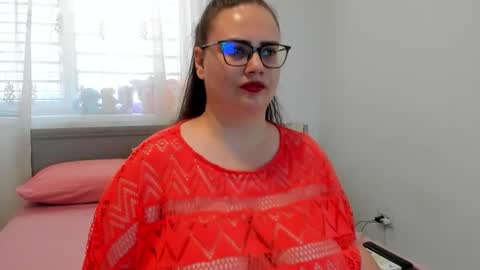 Snapshot of amiravyxen chatting on July 28, 11:17 am Amira Vyxen online show from July 28, 11:17 am