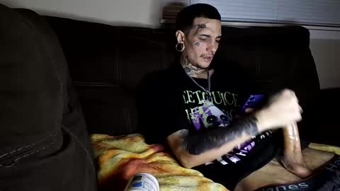 Snapshot of amiri_sweater chatting on March 12, 7:57 am amiri_sweater online show from March 12, 7:57 am