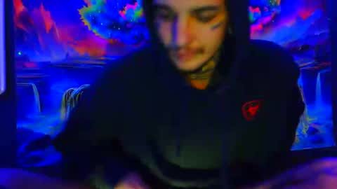 Snapshot of amiri_sweater chatting on December 14, 10:31 am amiri_sweater online show from December 14, 10:31 am